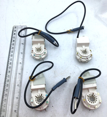 Sony Lot Of 4 Tube Socket 17-1x28 & 1 Unmarked Read Please