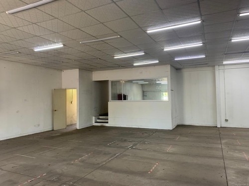 Arriendo Gran Local De 493m2 En San Joaquín