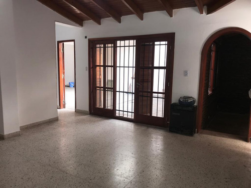 Casa En Venta En La Plata  La Cumbre 133 528 Y 529