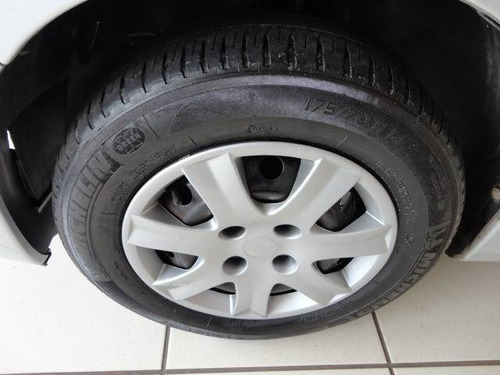 Imagem 3 de 8 de Peugeot 207 1.4 Xr 8v Flex 4p Manual