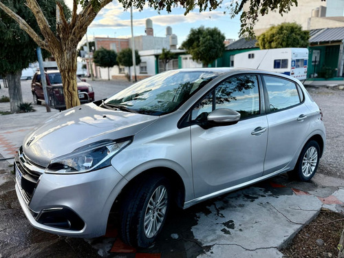 Peugeot 208 1.6 Allure