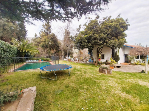 Estilo Colonial Con Gran Terreno Y Lindas Vistas