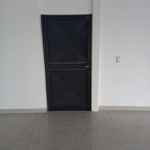 Local Com. De 143 M2, Sector Fdo El Carmen (69295)