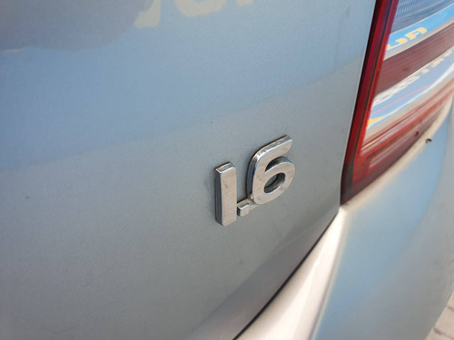 Renault Logan 1.6 Dynamique 8v Flex 4p Manual