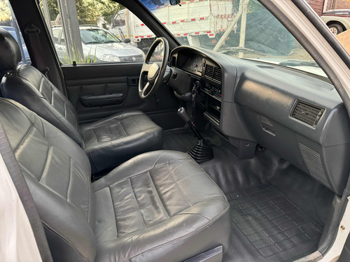 Toyota Hilux 2.4 D/cab 4x2 D