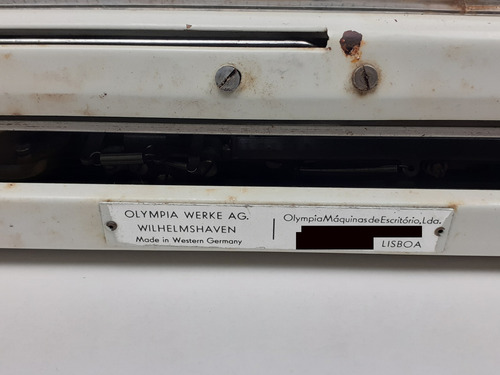 Maquina De Escrever Olympia - Década De 1960 (Usado)