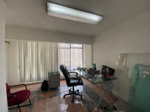 Edificio Con Bodega En Venta En Azcapotzalco.