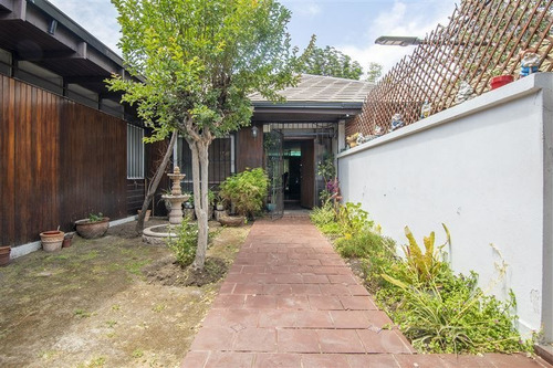 Imagen 2 de 19 de Casa En Venta De 5 Dorm. En Las Condes