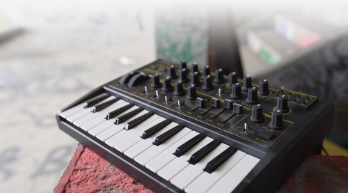Arturia Microbrute Creation Edition Sintetizador Analógico !