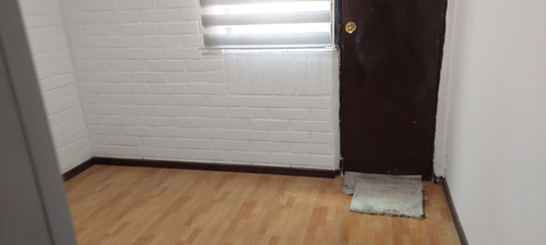 Casa 1 Piso 2 Dormitorios, 2 Baños, Estacionam. Techado.-