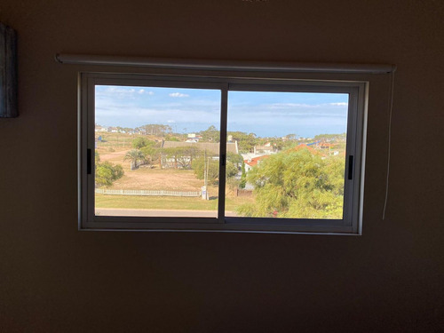 Casa En Alquiler Por Temporada De 1 Dormitorio En Punta Del Diablo