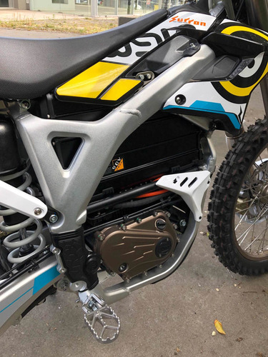 Imagen 10 de 25 de Surron Storm Bee Moto Eléctrica Enduro Cross