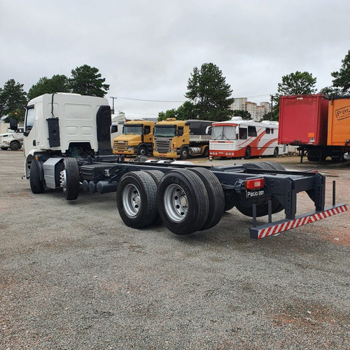 Imagem 7 de 14 de Caminhão Bitruck 8x2 Volvo Automatico Ishift Vm 330 Rs
