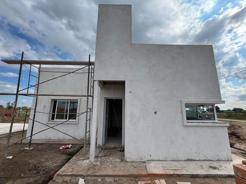 Casa En Contrucción Sobre J. Selva Norte 2045