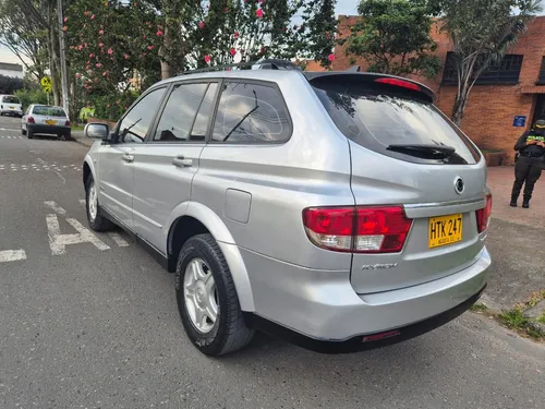 Ssangyong Kyron 2.3 Gasolina 7 Pasajeros