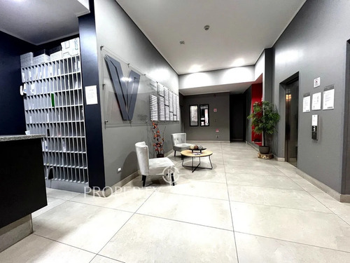 Excelente Oficina En Arriendo - Edificio Vanguardi...