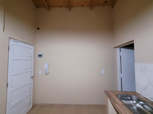 Venta De Casa 2 Departamentos Nuevos En Centro De Goya Ctes