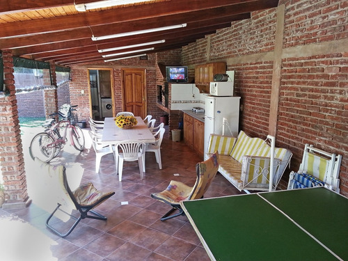 Imagen 12 de 14 de Piriápolis Amplio Chalet Para 9 Personas, 4 Dor., Wi-fi, Aire, Gran Barbacoa, Todas Las Comodidades, Etc.