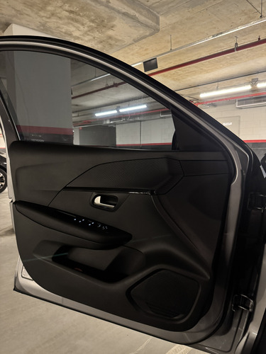Peugeot 208 1.6 Feline Tiptronic