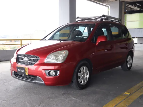 Kia Carens RONDO LX 2.0 MT 4X2 7 PSJ