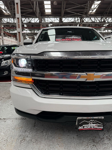 Chevrolet Silverado 5.4 1500 DOBLE CABINA AUT 4x2
