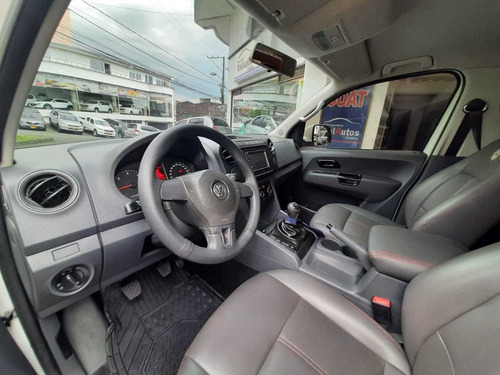 Imagen 9 de 10 de Volkswagen Amarok Estacas 4x4 2.0 2015