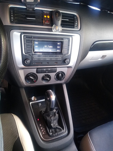 Volkswagen Jetta 2.0 Tiptronic At