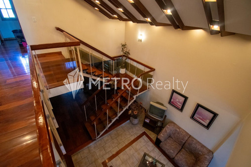 Casa En Venta 6 Ambientes Con Cochera En Villa Del Parque