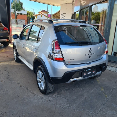 Imagen 5 de 15 de Renault Sandero Stepway 2014 1.6 Confort Dynamique Privilege