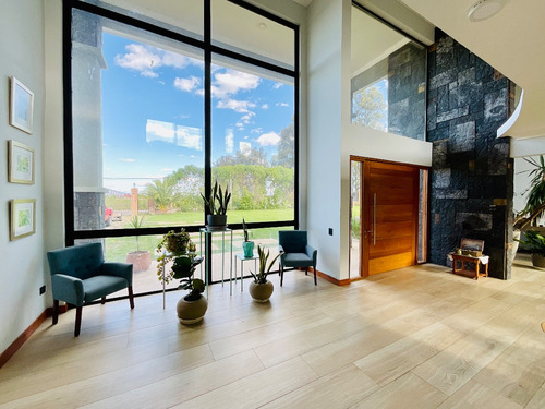 Exclusiva Casa En Venta