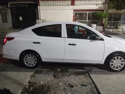 Nissan Versa 1.6 Drive Mt