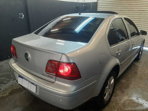 Volkswagen Bora 1.9 Trendline I 100cv 2011 Tdi