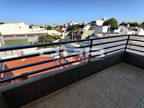 Imagen 1 de 6 de A Estrenar Monoambiente Con Balcon! 33m2  - Caaguazu 7200