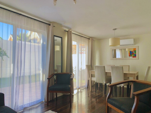 Casa Aislada En Condominio 4 Dormitorios, 3 Baños