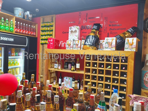 Centro De Caracas, Parroquia La Candelaria, A 1 Cuadra Av. Urdaneta !! Fabuloso Fondo De Comercio Totalmente Equipado Y Operativo Para Licorería Y Bodegón. Local Alquilado 85 M2. Excelente Ubicación!!
