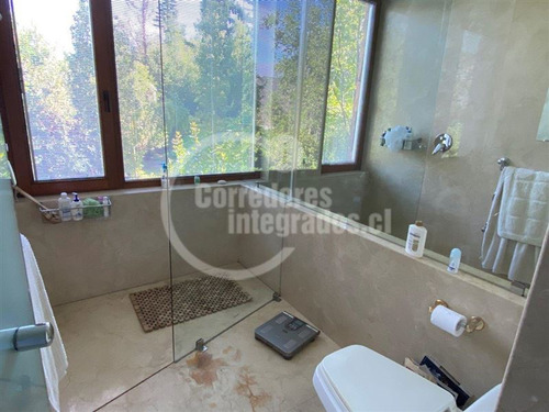 Casa En Arriendo De 5 Dorm. En Lo Barnechea