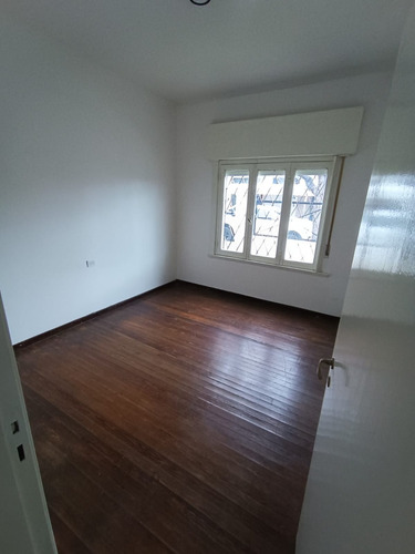 Casa De 4 Ambientes En Alquiler En Muñiz.