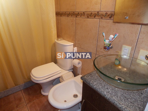 Imagen 17 de 25 de Casa En Jardines De Cordoba - Punta Del Este