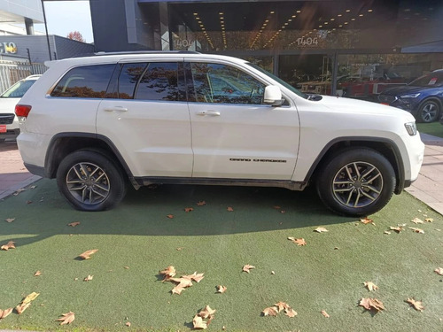 Jeep Grand Cherokee Laredo 4X2 3.6L