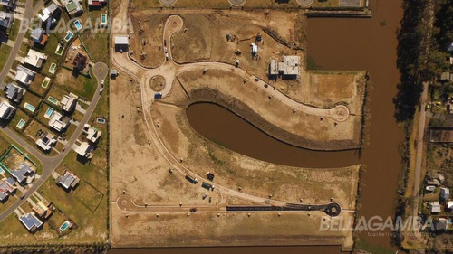 Imagen 8 de 13 de Terreno - Canal Barrio Nautico
