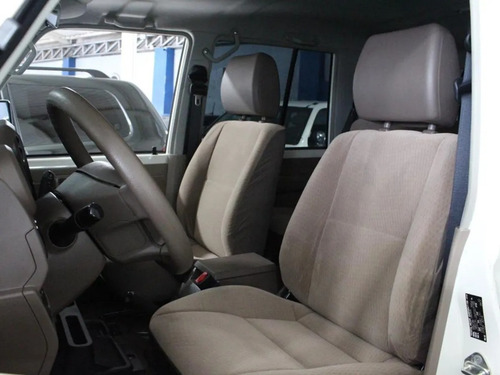 Imagen 2 de 4 de Toyota Land Cruiser Lx