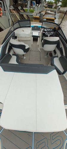 Lancha Klase 235 Open