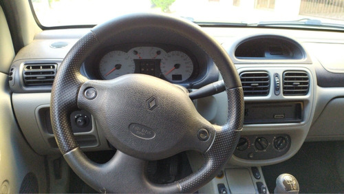 Renault Clio Sedan 2006 1.0 16v Expression Hi-power 4p