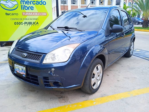 Imagen 1 de 7 de Ford Fiesta Max Sincronico