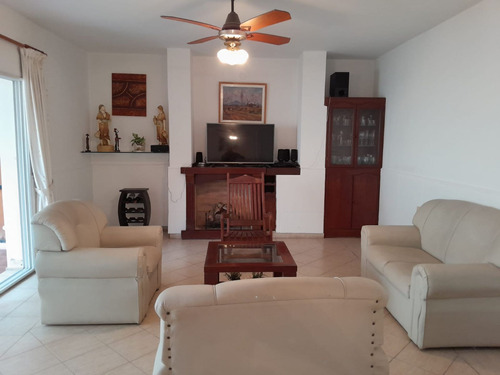 Casa En Venta En Estrecho De Le Maire, B° Belgrano