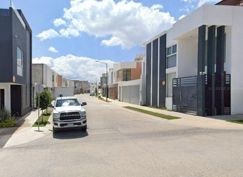 Venta De Casa En Villa Magna, San Luis Potosí. Fm17
