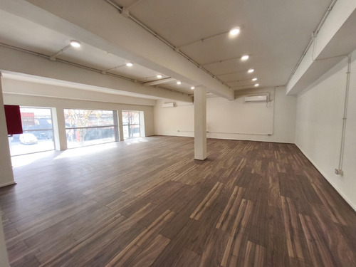 Gran Piso Comercial Con Planta Libre, Privados, Ascensor.