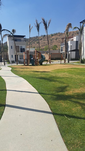 Se Vende Hermosa Casa En Lomas De Angelópolis En Cluster Con Alberca