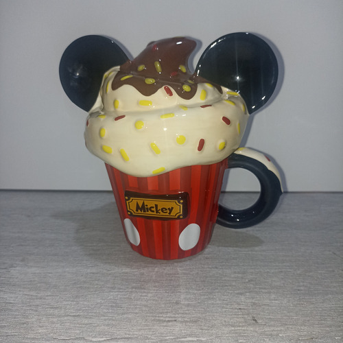 Taza 3d Mickey Mouse Cupcake 500ml Cerámica Galeriadc Rojo Mickey (Usado)