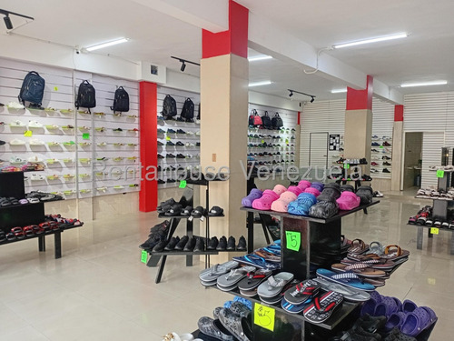 Amplio Local Comercial En Venta En Pleno Centro De Barquisimeto, A Pie De Calle En La Avenida 20 - M -c -t- #// Monica Carrasquel, Rah Centro Occidente /*# Oportunidad De Inversion